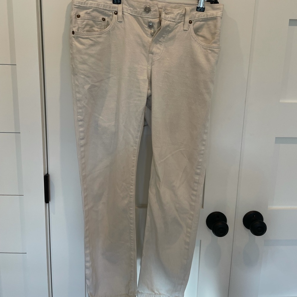 Vintage Levi’s 501 Relaxed Fit White Size 27